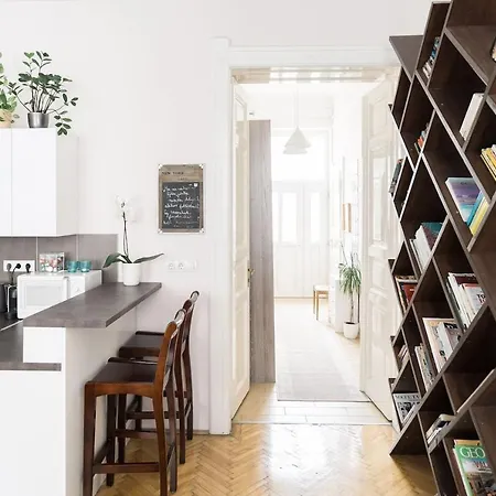 Sunrise Lounge Corvin 63m2 Ac