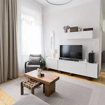 Sunrise Lounge Corvin 63m2 Ac דירה *