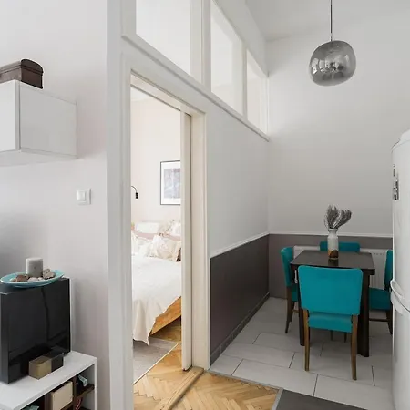 Sunrise Lounge Corvin 63m2 Ac *